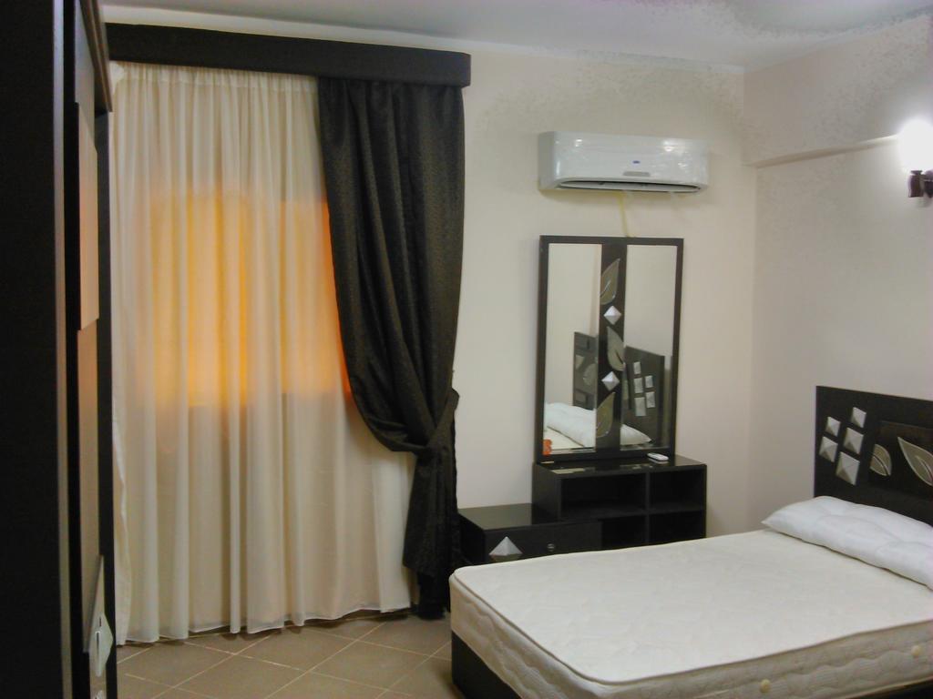 Three-Bedroom Apartment At Louly Beach Resort Ain Suchna Zimmer foto
