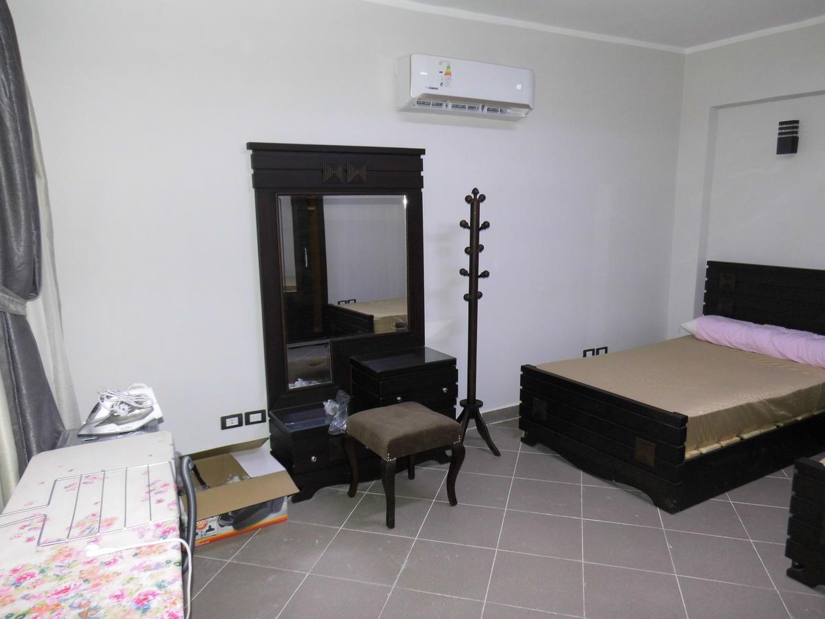 Three-Bedroom Apartment At Louly Beach Resort Ain Suchna Exterior foto
