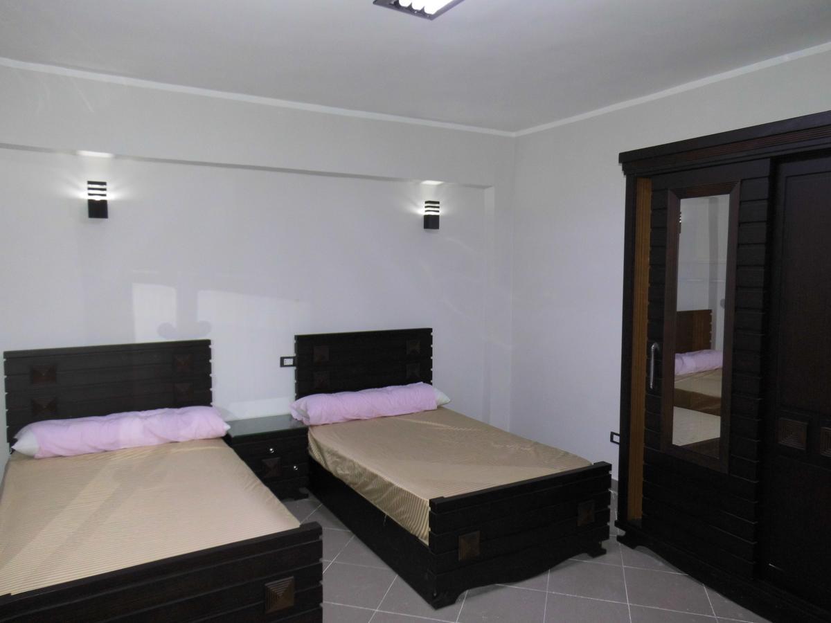 Three-Bedroom Apartment At Louly Beach Resort Ain Suchna Exterior foto