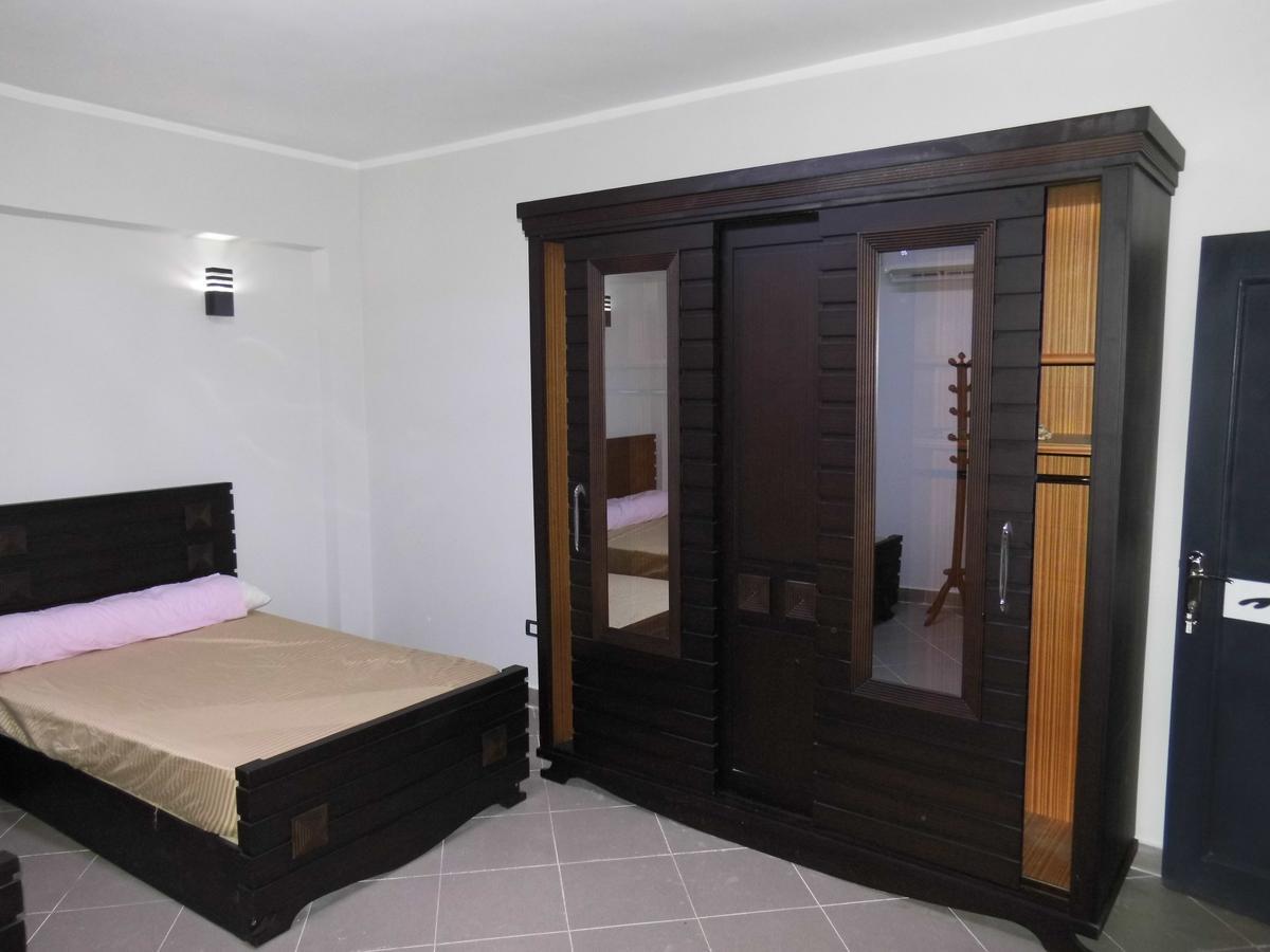 Three-Bedroom Apartment At Louly Beach Resort Ain Suchna Exterior foto